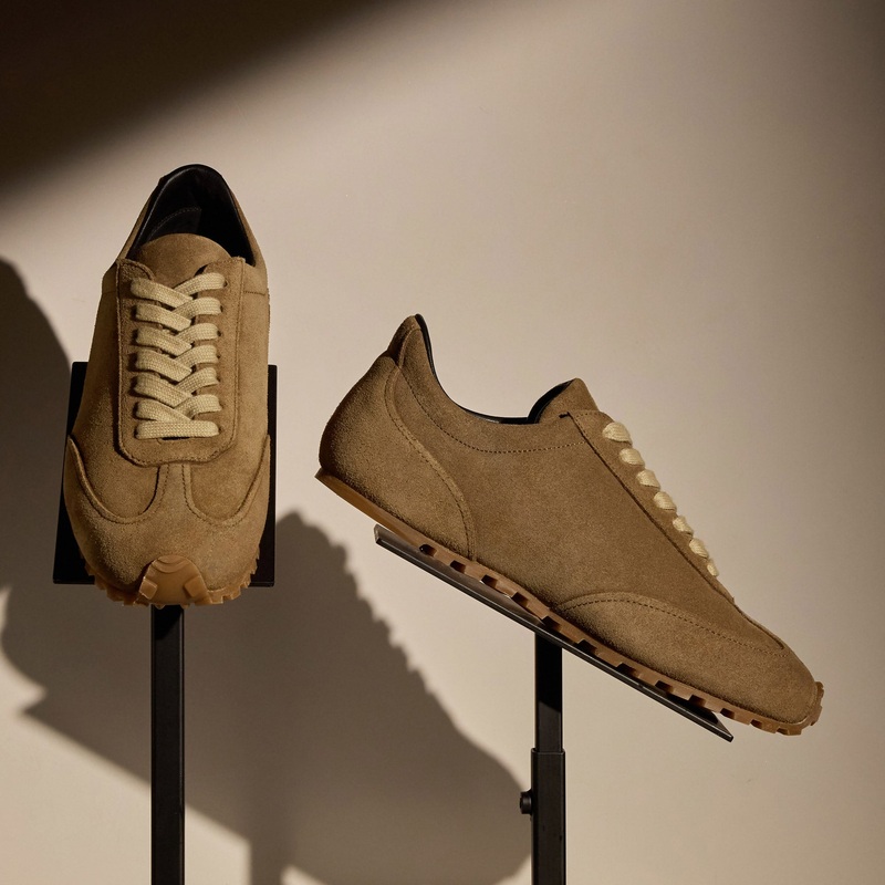 Women’s Suede Low Running Sneaker – String