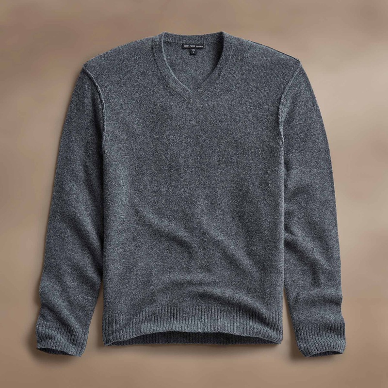 Soft Featherweight Cashmere V Neck – Flannel