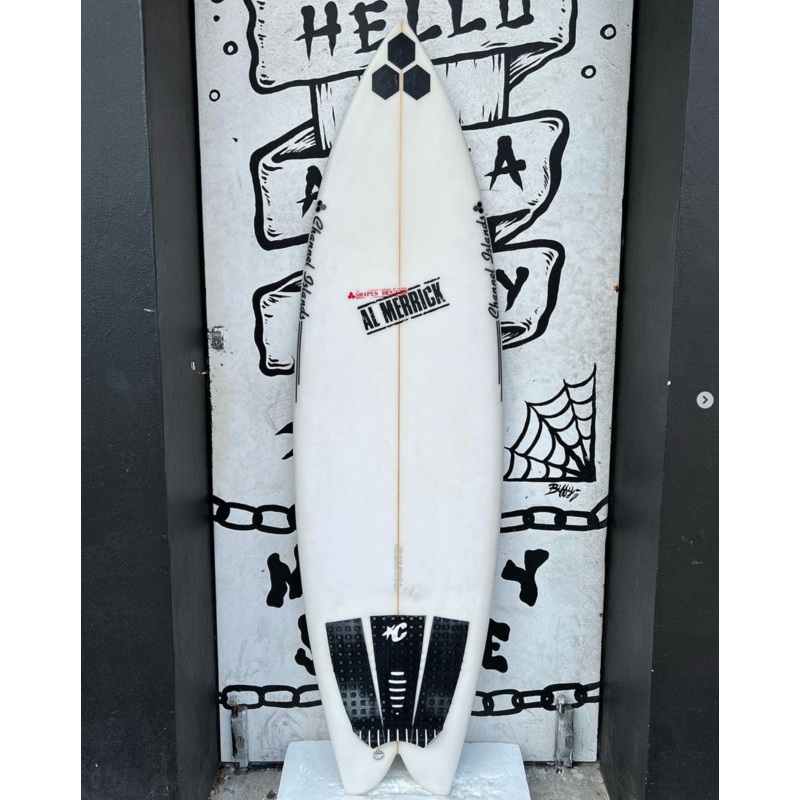 USED – 5’10 FISHBEARD (32.4L)