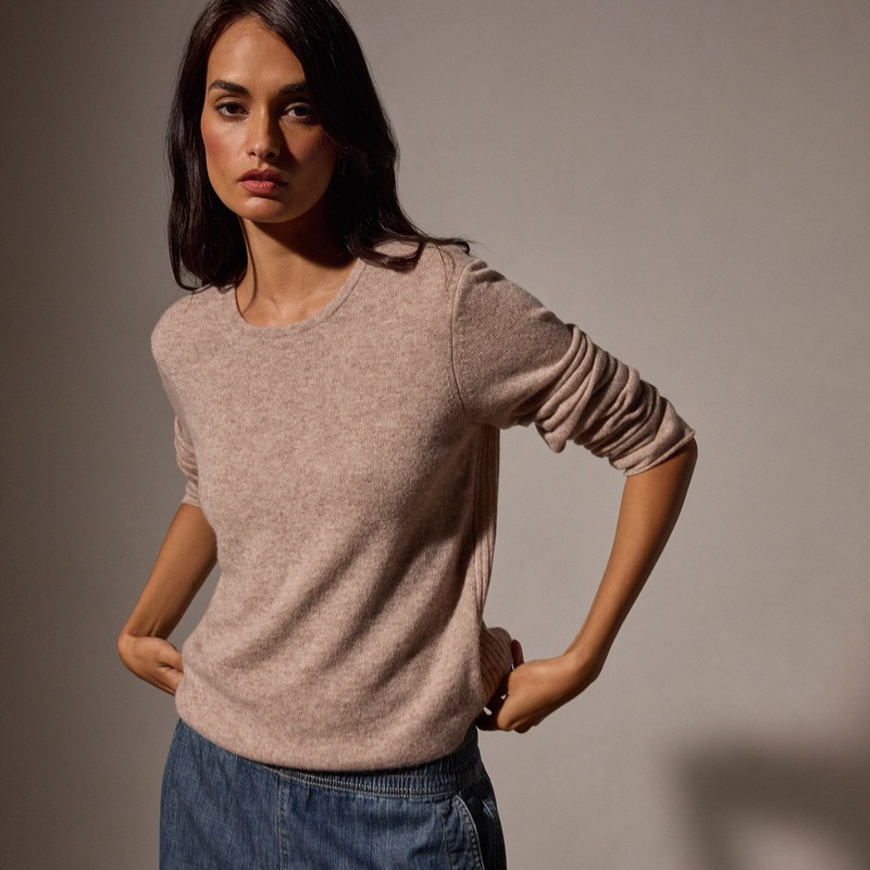 Soft Featherweight Cashmere Crew Neck Sweater – Coyote
