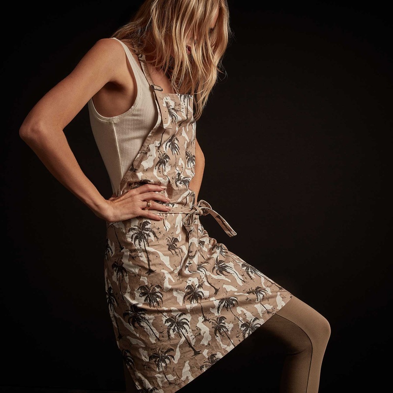 Camo Palm Print Chef’s Apron – Desert