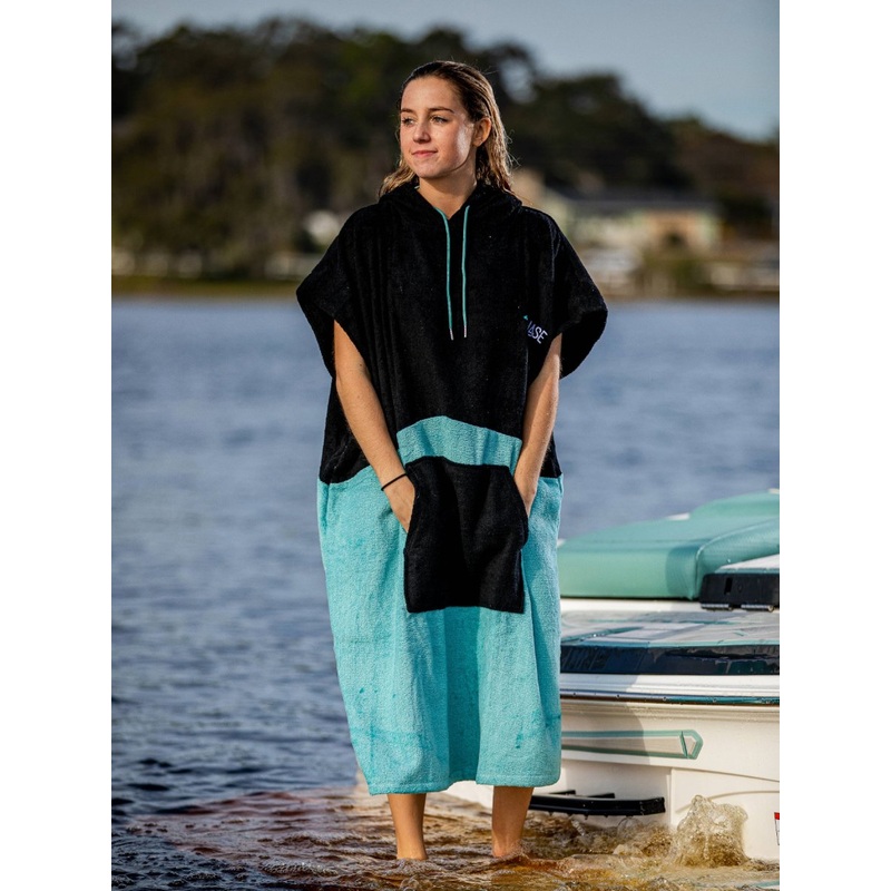 Phase 5 50/50 Hooded Towel in Aqua