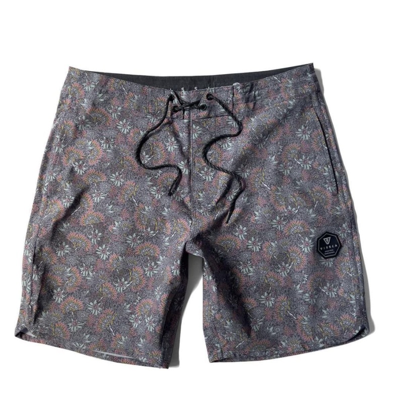 Vissla Greenhouse 17.5″ Boardshorts in Phantom